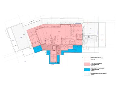 Etasjeplan som viser romfordeling, arealbruk og byggegrenser for en bygning.