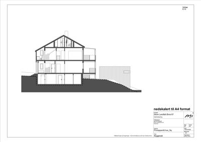 Snittegning som viser bygningens tverrsnitt, romfordeling og høydeforskjeller.