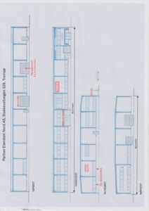 Etasjeplan eller romfordeling for en bygning med angitte retninger (NORDØST, SØRVEST etc.) og romfunksjoner (TOOLS, BILLAGSERT).