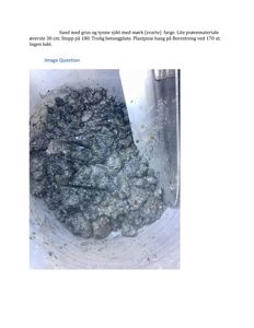 Fotografi av en jordprøve i en boretang, med tilhørende tekstbeskrivelse av prøven.