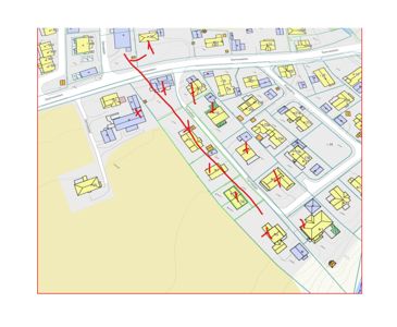 Situasjonsplan som viser tomtegrenser, veier (Semsvollen, Kålsbøveien) og bygningsplasseringer med overlagte røde markeringer.