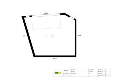 Etasjeplan eller grunnplan som viser bygningens ytterkontur (SIDE A, B, C, D) og arealoppdelinger (BYA, BRA).