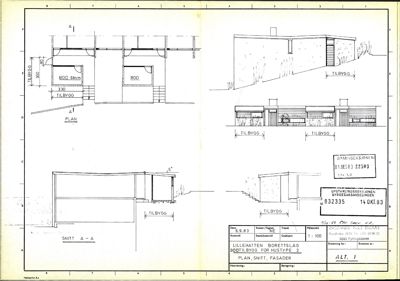 Tegning som viser fasade, snitt og situasjonsplan for en bygning.