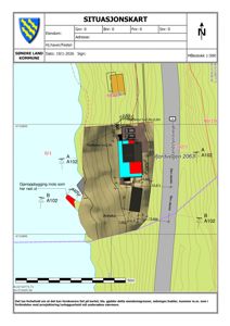 Situasjonskart som viser eiendomsgrenser, topografi, naboeiendommer og bygningsplassering.