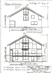 Tegning som viser fasaderetningene mot nord og sør for en bygning, inkludert mål på høyde og bredde.