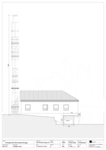 Fasadetegning av en bygning sett fra vest, med mål og detaljer for en ny port.