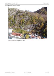 Fotografi av fjellside over Kongsgata 17 og 19, med merking av 'Foto 4' og 'Foto 3' i teksten under.