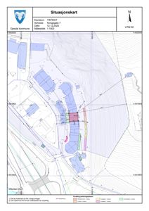 Situasjonskart som viser eiendomsgrunn, nabolag, topografi og planlagt parkeringsanlegg.