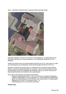 Luftfoto av en tomt med eksisterende bygninger, markert med røde peker som viser søknadsområder.