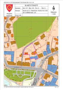 Situasjonskart (Kartutsnitt) som viser eiendomsnummer, adresse, naboeiendommer, gater og topografi for et område i Hønefoss.
