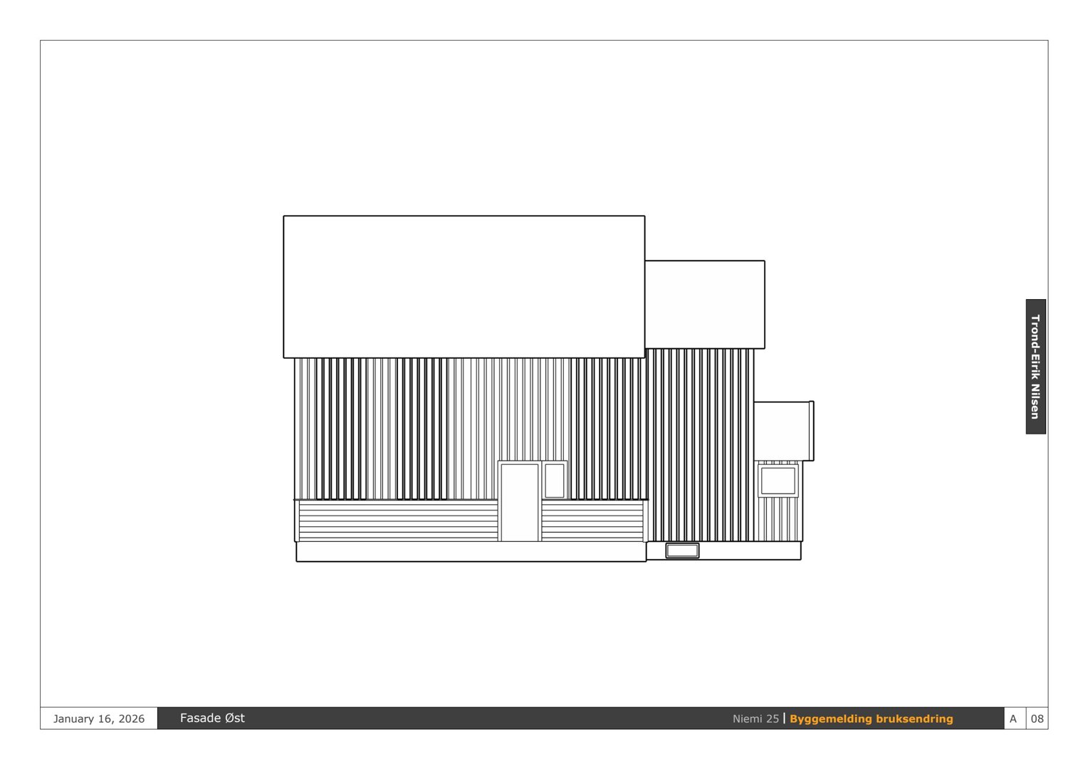 Fasadetegning (opprikk) av bygningens østside, som viser detaljer om fasadematerialer, vinduer og trappetrinn.