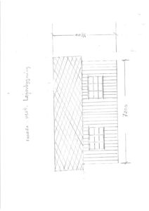 Håndtegnet fasadetegning av en bygning med mål og tekstbeskrivelse.