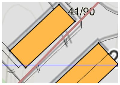 Situasjonsplan som viser to bygninger (markert med gult) sett fra oven, med tomtegrenser og eiendomsnummer 41/90.