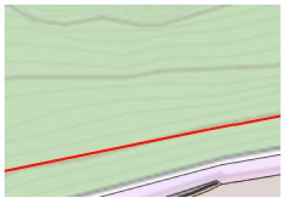 En detalj fra en situasjonsplan som viser terrengformning (konturlinjer) og en grenselinje (rød linje) mellom to eiendeler.