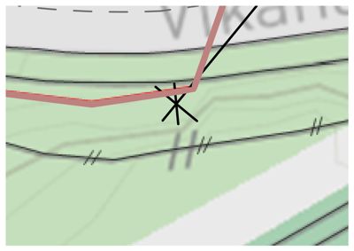 Et detaljutsnitt fra et kart eller situasjonsplan som viser topografi (høydeforhold) og en grense eller vei.