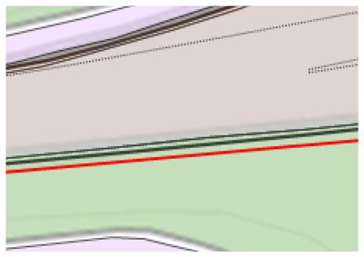 Dette er en detalj fra en situasjonsplan som viser grenser mellom ulike arealer, sannsynligvis vei (grått), grøntområde (grønt) og muligens eiendomsgrense eller vegkant (rød linje).
