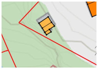 Situasjonsplan som viser tomtens form (grønn), bygningens plassering (gult), og grenser eller vegger (røde linjer).