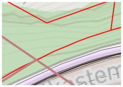 Et kartutsnitt som viser terrengform (konturlinjer) og overlagrede røde linjer som sannsynligvis markerer eiendomsgrenser eller planlagte tiltak.