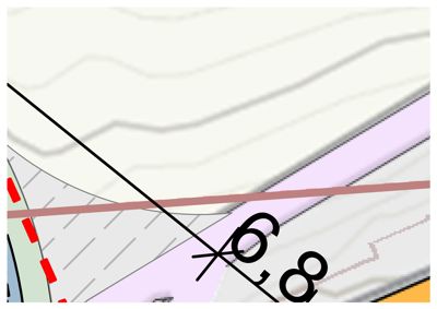 Dette er en detalj fra en situasjonsplan som viser høydemåling (6,8) og terrengkonturer.
