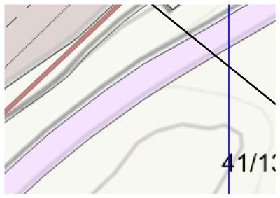 Et utklipp fra et kart eller situasjonsplan som viser topografi (konturlinjer), vei eller vannløp (lilla bånd), og en del av en eiendomsnummerering (41/13).