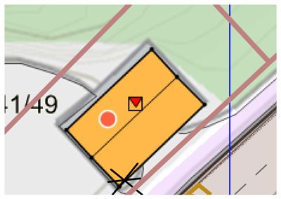 Situasjonsplan som viser en bygning plassert på eiendom 1/49 med overlagte kommunale planlinjer (røde og blå linjer).
