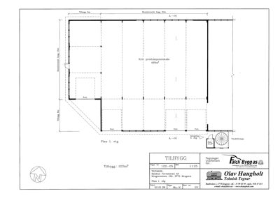 Etasjeplan (1. etg.) for et tilbygg, som viser romfordeling, dører, vinduer og mål.