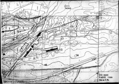 Situasjonsplan som viser tomtens beliggenhet, topografi (høydekurver), nabolag, veier og bygninger.
