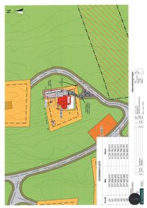 Situasjonsplan som viser bygningens plassering i forhold til veier (Blysvegen), nabolag (BFR2, BRE2) og terrengforhold.