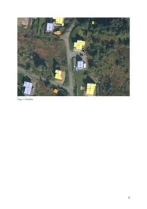 Bildet viser et ortofoto (flyfoto) av et område med flere bygninger, veier og natur. Det er også lagt på fargerike polygoner som markerer bygningstomter eller eiendomsgrenser. Bildet er merket som 'Figur 3 Ortofoto'.