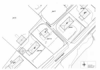 Situasjonsplan som viser tomtene (f.eks. 69/113, 69/92) og bygningenes plassering i forhold til veier (Eikremsvegen, Aurbela) og nabotomter.