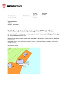 Utsnitt av en situasjonsplan som viser eiendomsgrenser (gnr/bnr), et område for flytebrygge og topografi.