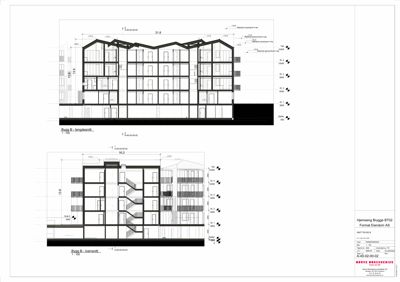 Tegning som viser bygningens tverrsnitt (langt- og tværsnitt) med detaljer om høyder, vinduer og konstruksjon.