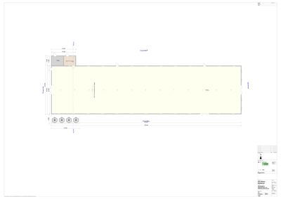 Etasjeplan (topplan) som viser romfordeling, dimensjoner og utvendige porter for en bygning.