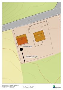Situasjonsplan som viser to bygninger (renseanlegg og bygning 73), en infiltrasjonstunell, Viksdalsvegen og terrenget med høydeforhold.
