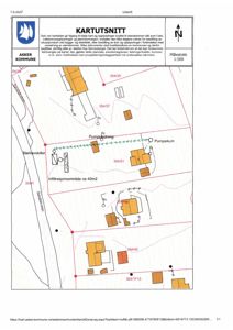 Situasjonsplan (kartutsnitt) som viser eiendomsgranser, eksisterende bygninger og infrastruktur.