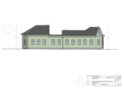 Fasadetegning som viser bygningens utseende sett fra siden, inkludert takform, vinduer og høydemål.