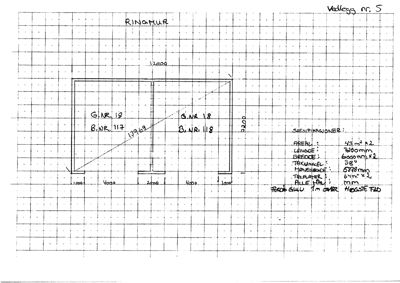 En håndskrevet tegning som viser detaljer for en ringmur (ringmur nr. 5), inkludert dimensjoner, spesifikasjoner for takplater og konstruksjonsdetaljer.