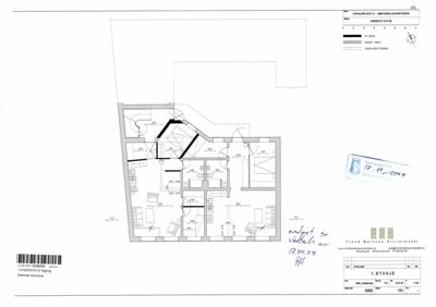 Etasjeplan (1. etasje) med romfordeling, møbler og innvendige vegger.