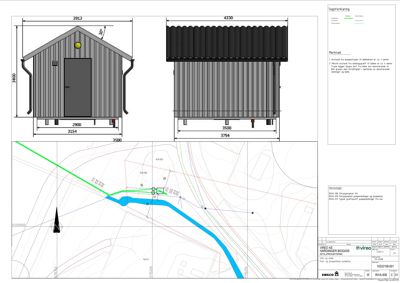Situasjonsplan som viser tomtens grenser, eiendomsnummer, naboeiendommer, og plassering av en planlagt pumpestasjon i forhold til en elv.