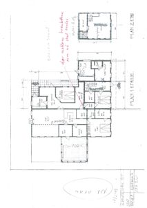 Plantegning som viser romfordeling og dimensjoner for 1. og 2. etasje, med håndskrevne notater om endringer.