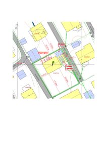 Situasjonsplan som viser tomtens grenser, naboeiendommer, veier og plassering av bygninger med mål.