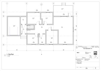 Etasjeplan (1. Etg Plan) som viser romfordeling, dører, vinduer og mål for første etasje av en bolig.