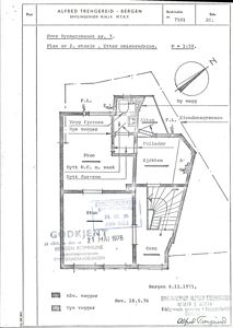 Plantegning av 2. etasje i et hus på Øvre Dynnersmauet nr. 7, med romfordeling, veggendringer og stueplan.