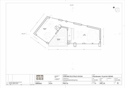 Etasjeplan (Plan 02) som viser romfordeling, møblering og dimensjoner for en bolig.