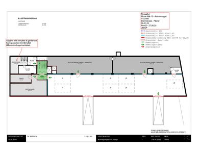 Etasjeplan (illuststrasjonsplan) som viser romfordeling, vegger, dører og utstyr for et bygg.
