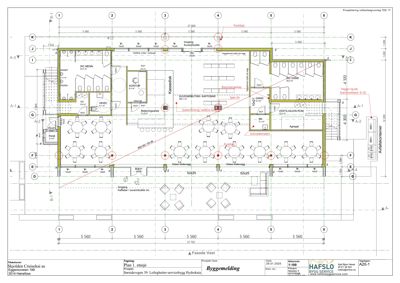 Etasjeplan (Plan 1. etasje) som viser romfordeling, dimensjoner og innredning for et leilighetsservicebygg.