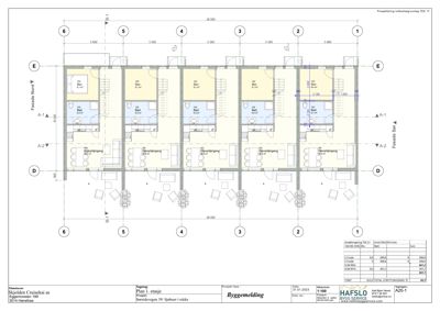 Etasjeplan (1. etasje) som viser romfordeling, vegger, dører og møblering for en rekkebolig.