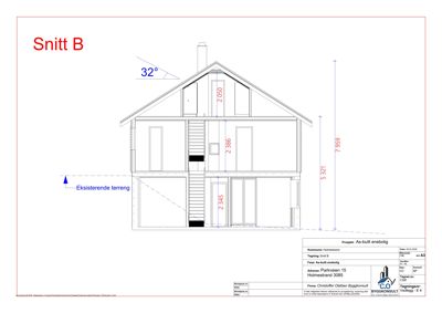 Snittegning (Snitt B) som viser bygningens tverrsnitt, høyder og forhold til eksisterende terreng.