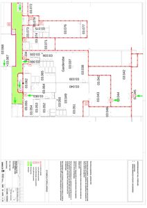 Etasjeplan for en bygning som viser romfordeling, vegger, dører og dimensjoner.
