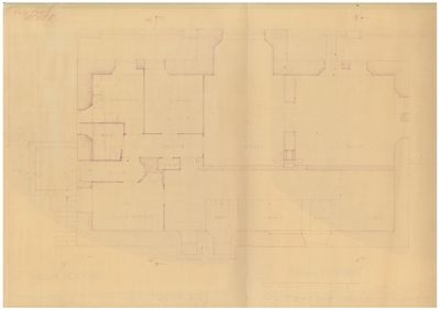 Etasjeplan (eller plantegning) som viser romfordeling, vegger og dører i en bygning.